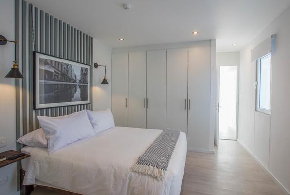 Stylish 2BR with balcony Near Larcomar