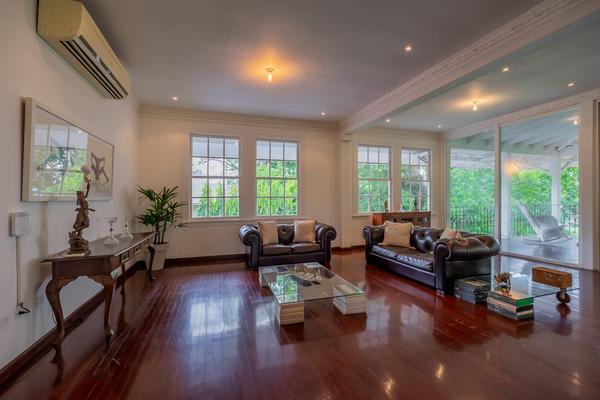 Phenomenal 3BR House with Balcony in Ancon