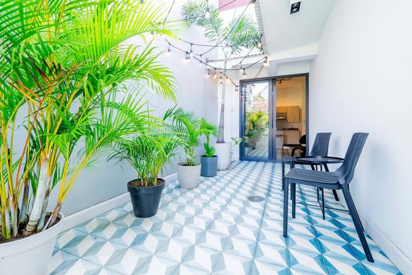 Outstanding 1BR in Santa Ana
