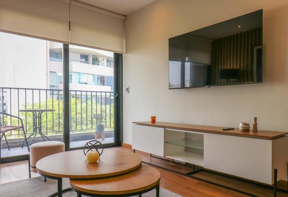 Sun-filled 1BR with Balcony in Miraflores