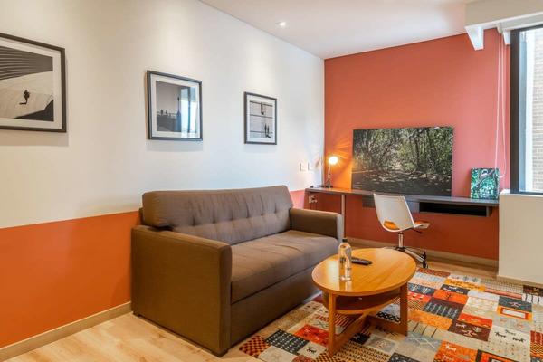 Lively 1BR in Santa Barbara