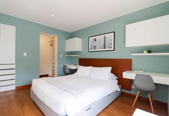 Lovely 2BR with Balcony in Miraflores
