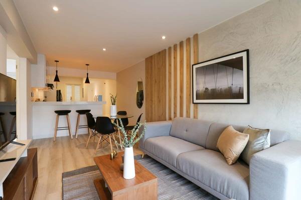 Elegant 2BR with Balcony in Miraflores