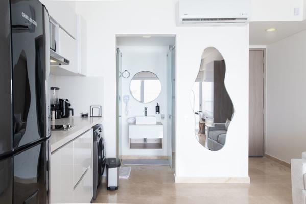 Spectacular Loft w/ Balcony in Crespo