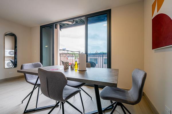 Comfy 1BR w/ Perfect Balcony in Casco View