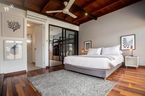 Modern 2BR Duplex with Terrace in Miraflores