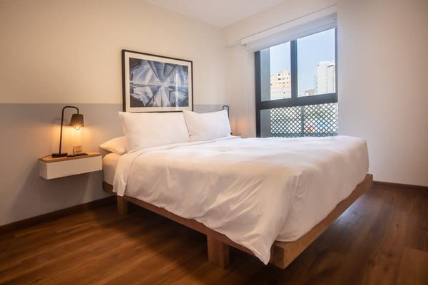 Spotless 2BR with Balcony in Miraflores