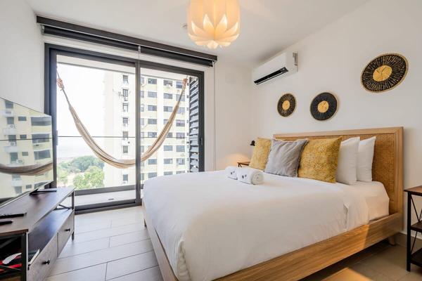 Warm 1BR in San Francisco w/ Balcony