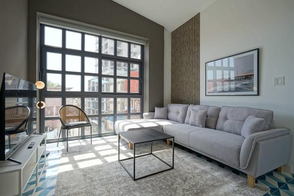 Modern 1BR in Santa Ana