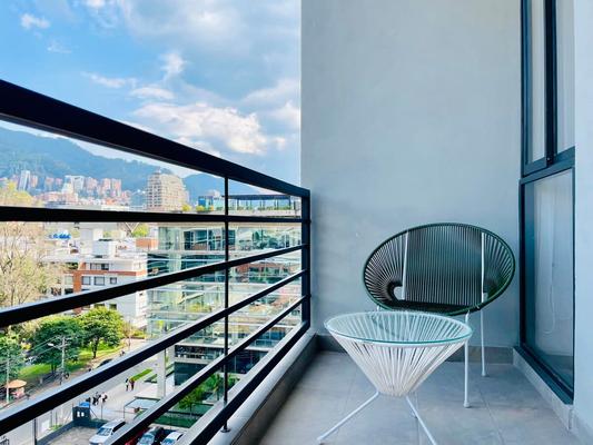 Amazing 1BR with balcony in Chico
