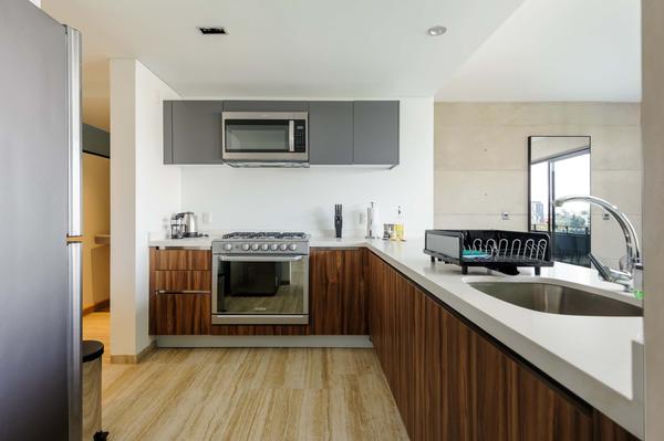 Inviting 2BR Penthouse with Terrace in Condesa