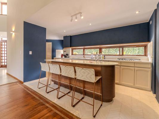 Stunning 5BR home with Jacuzzi in El Poblado