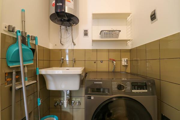 Modern 2BR w/Balcony in Miraflores