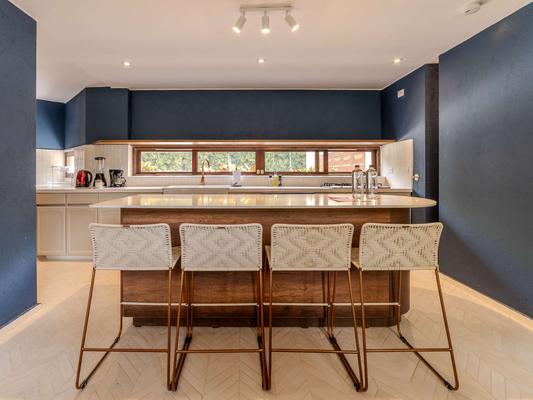 Stunning 5BR home with Jacuzzi in El Poblado