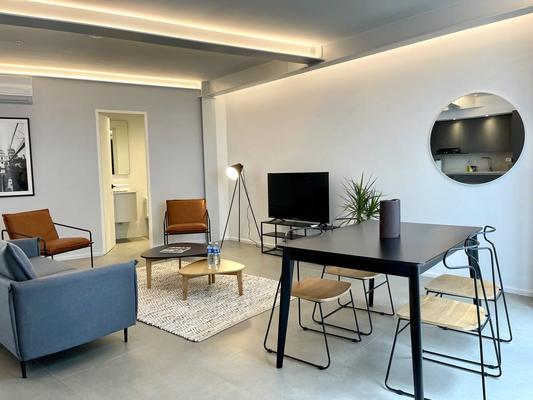 Inviting 1BR w/ Rooftop Pool in Prime Location