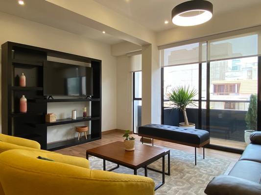 Cozy 2BR with balcony in Miraflores
