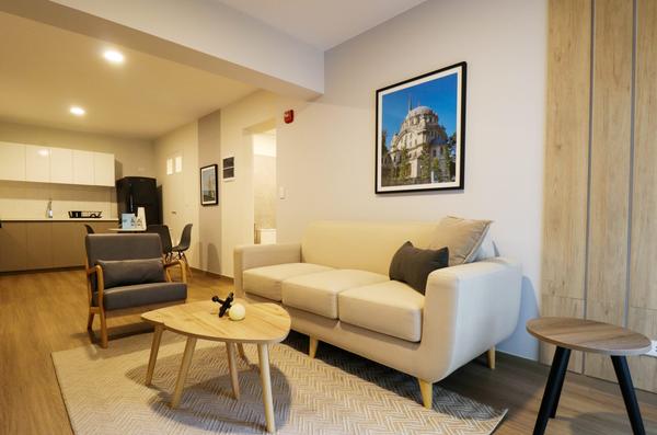 Majestic 2BR w/ Balcony in Miraflores