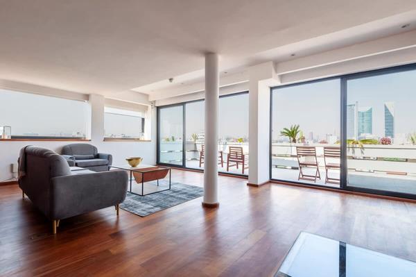 Enriching Triplex in Art Deco Building