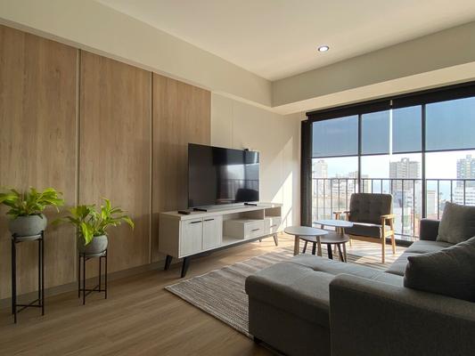 Artistic 2BR with Balcony in Miraflores