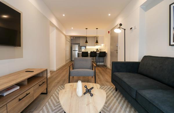 Radiant 1BR with Modern Deco in Miraflores