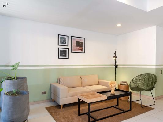 Beautiful 3BR w/ AC and balcony in Laureles