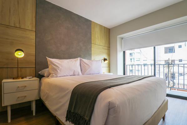 Illustrious 1BR w/ Balcony in Miraflores