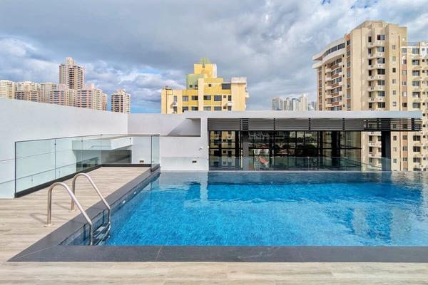 Illustrious 1BR Apartment w/ Stunning Balcony View