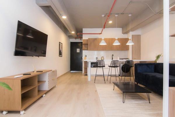 Sensational Loft w/ AC in Laureles