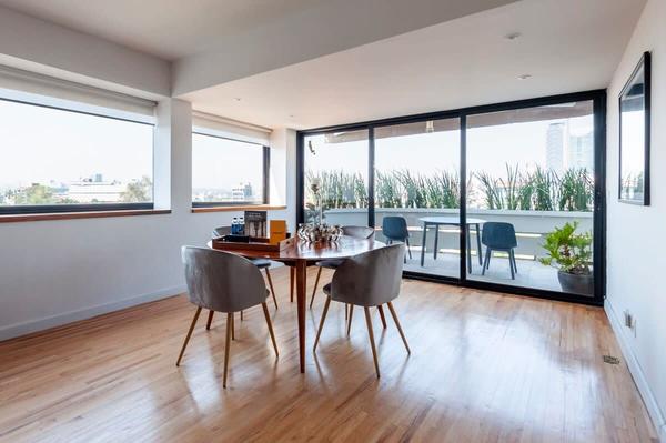 Enriching Triplex in Art Deco Building