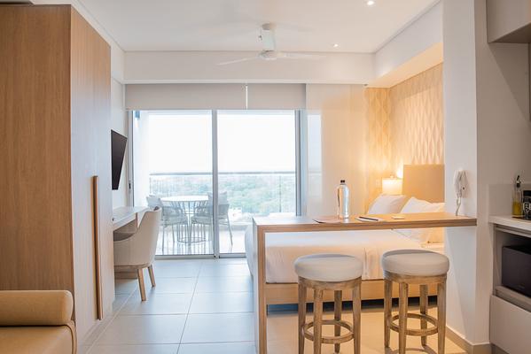 Comfortable Loft w/ Ocean View in Crespo