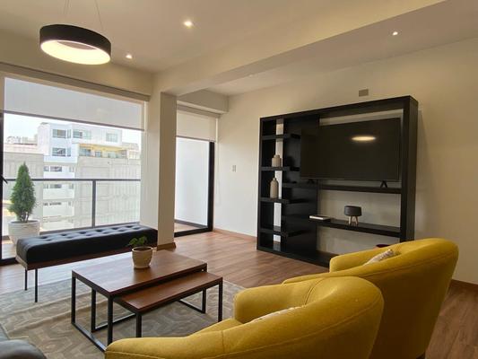Incredible 3BR with balcony in Miraflores