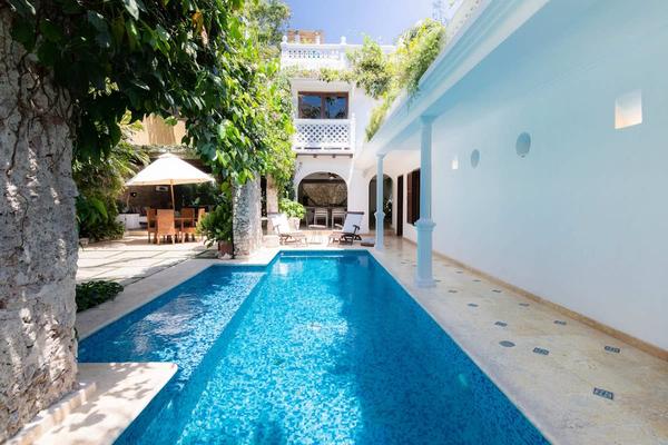 Vibrant House 5BR w/ Pool n AC in Cartagena