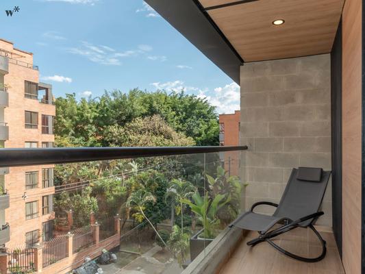 Beautiful 3BR w/ AC and balcony in Laureles