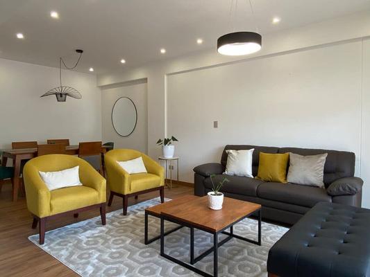Awesome 3BR with balcony in Miraflores